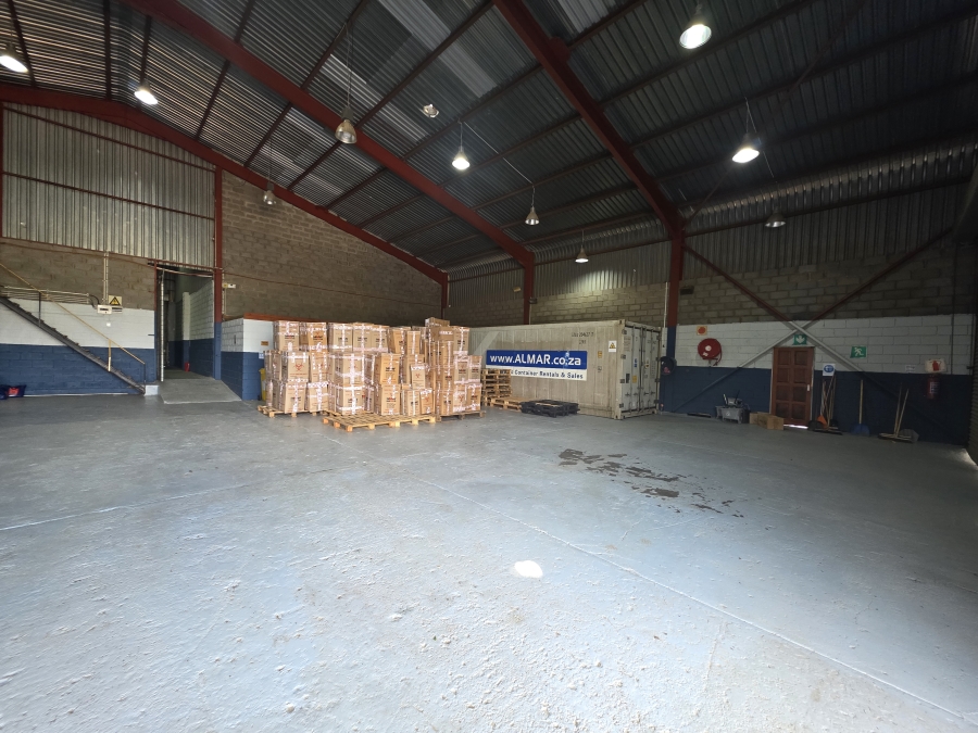 To Let Commercial Property for Rent in Beacon Bay North Eastern Cape